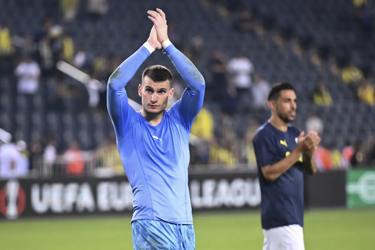 transferi resmen duyurdular fenerbahcede ayrilik dominik livakovicten 3 yillik imza 1 F4gr1Oel