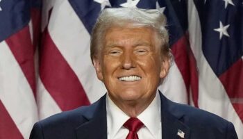 trump fed yonetim kurulu uyesi cooku gorevden aldi UK1cqRnk