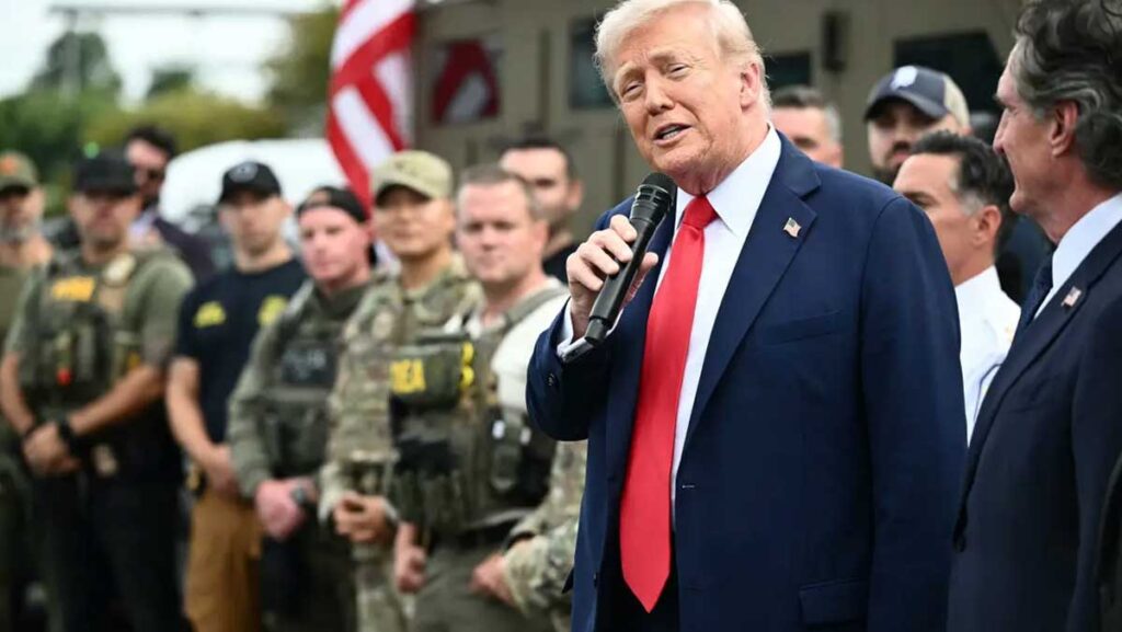 trump washingtonda kolluk kuvvetlerini denetledi SGs46dX9