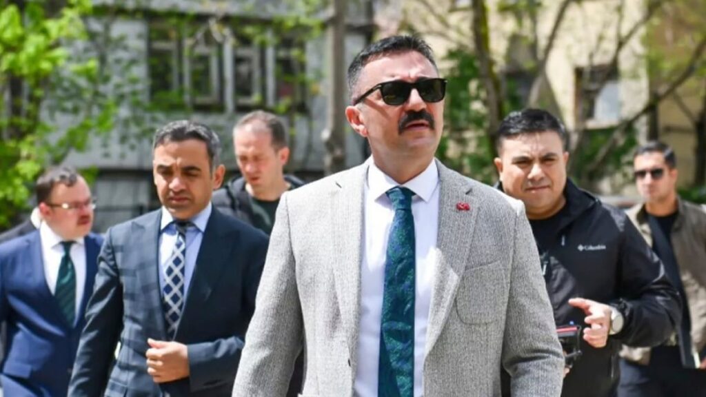 tunceli valisini gorevden alan isim ortaya cikti bu kadari da beklenmiyordu teroristlerin anmasina izin zm8H2gww