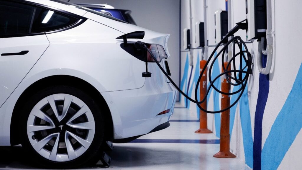 turkiye elektrikli aracta tarihi esigi asti togg ile tesla rekabeti one cikti GnMar6Ta