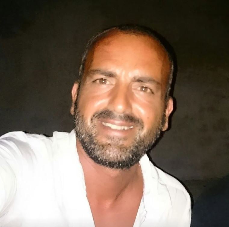 turklerin teknesi firtinada alabora oldu turkiyeye gelmek icin yelken actilar 0 nVaj1ZlX