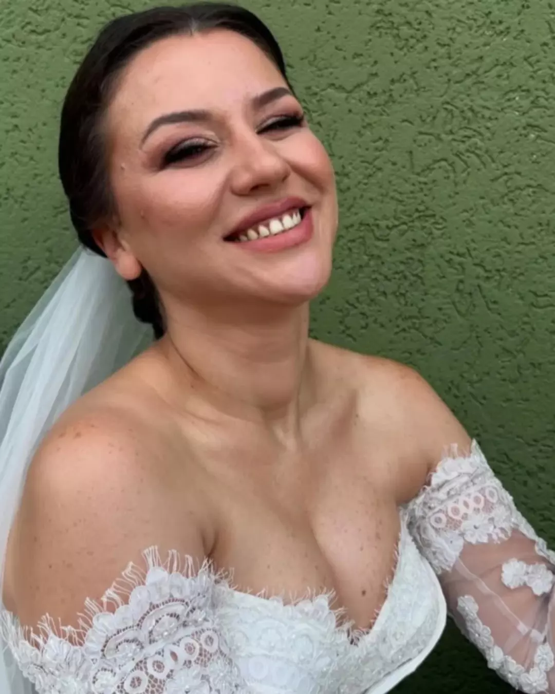 unlu oyuncu taner rumeli yerinde duramadi 14 yillik askiyla evlendi 3 DnqUJtiL