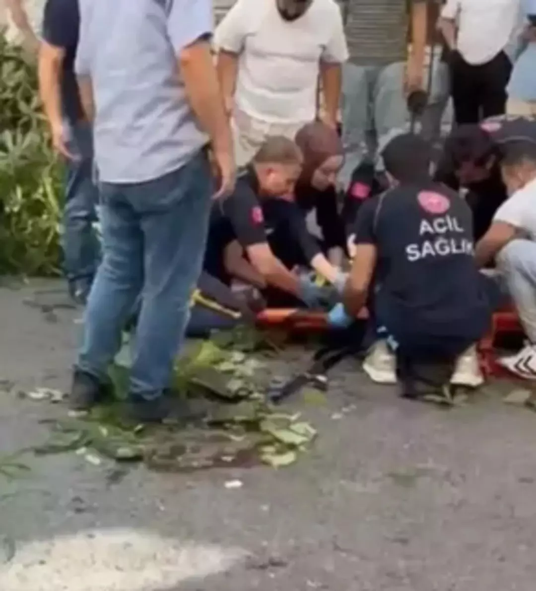 unlu oyuncunun annesi gozyaslari icinde sitem etti uzerine agac devrilmis agir yaralanmisti 0 Ip9BgfU1