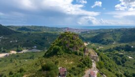 unye kalesi turizme acildi iki ayda 115 bin kisiyi agirladi MEBXHDVZ