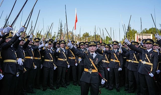 yeni genelkurmay baskani unlu siyasi lider ile davalik 0 H1MXmvFN