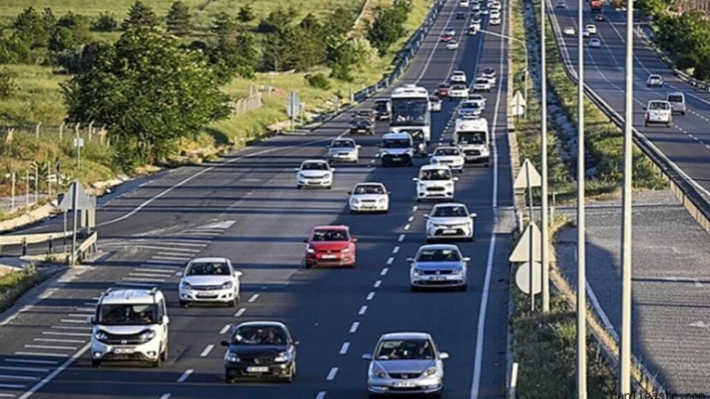 yola cikacak suruculere onemli uyari iste kara yollarindaki calismalar ve kapali yollar 15 agustos SCFLeU9F
