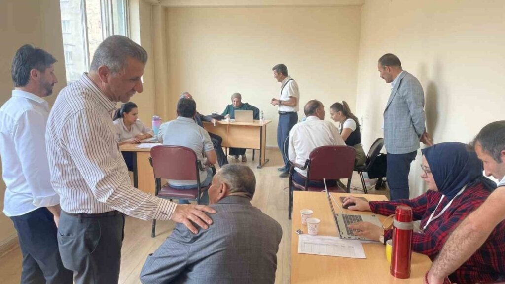 yuksekovada tarim sayimi devam ediyor fy4Jl2vY