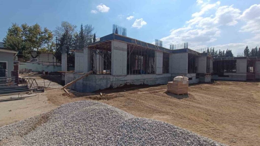 yunusemre mesleki egitim merkezinin insaatinin yarisi bitti JLNbUcmm