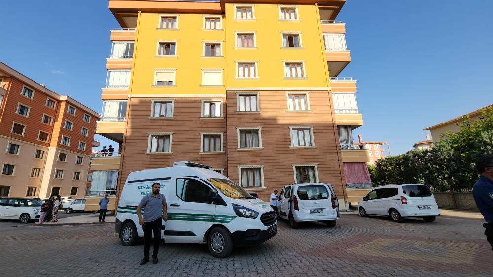 yurek sizlatan olay esinin cesediyle bir hafta yasamis 6