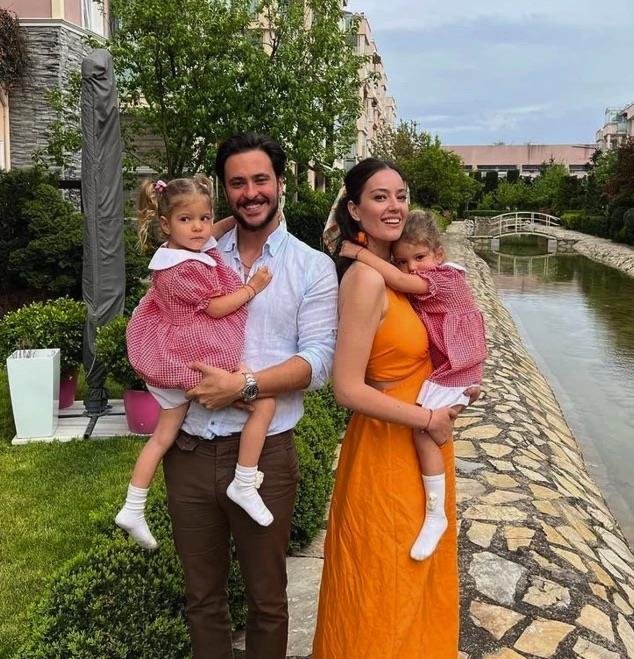 8 yillik evliligini tek celsede sonlandirmisti pelin akil bakin kiminle ask yasiyor magazin gundemine hCKDePu4
