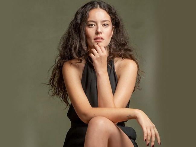 8 yillik evliligini tek celsede sonlandirmisti pelin akil bakin kiminle ask yasiyor magazin gundemine nsPwyaEz