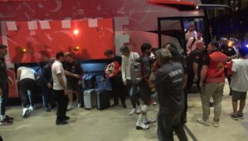 a milli futbol takimi konyada NYsXsqlq