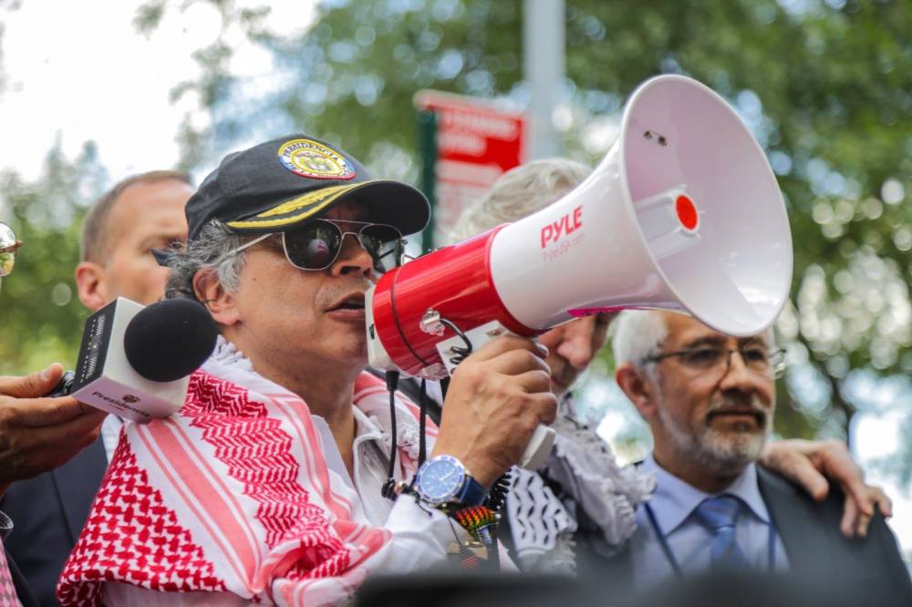 abdden kolombiya cumhurbaskani petroya filistin cezasi 0 gObMvABr
