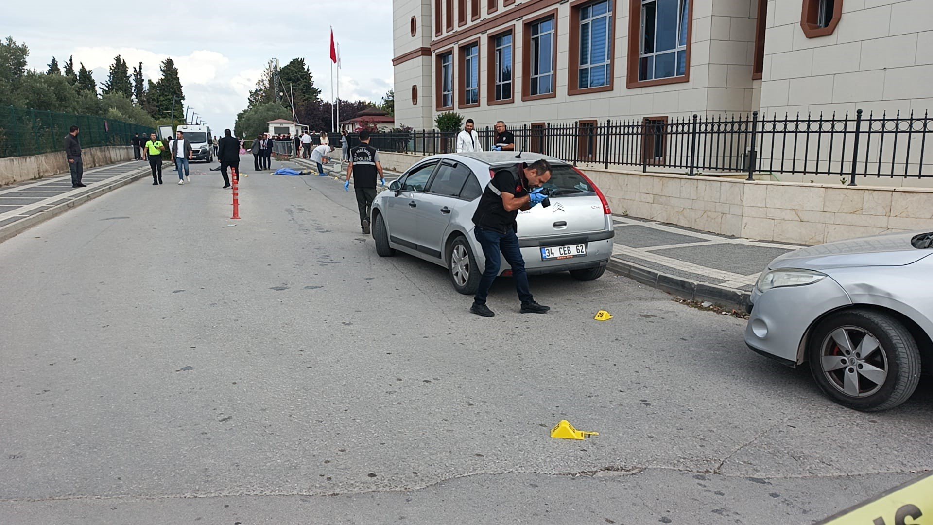 adliye onu savas alanina dondu olu ve yarali var 2 usmiPuPO