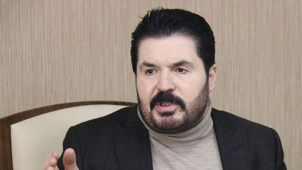 akpli savci sayan partisini adeta topa tuttu milletin karni ac cebi bos 9OLtK39U
