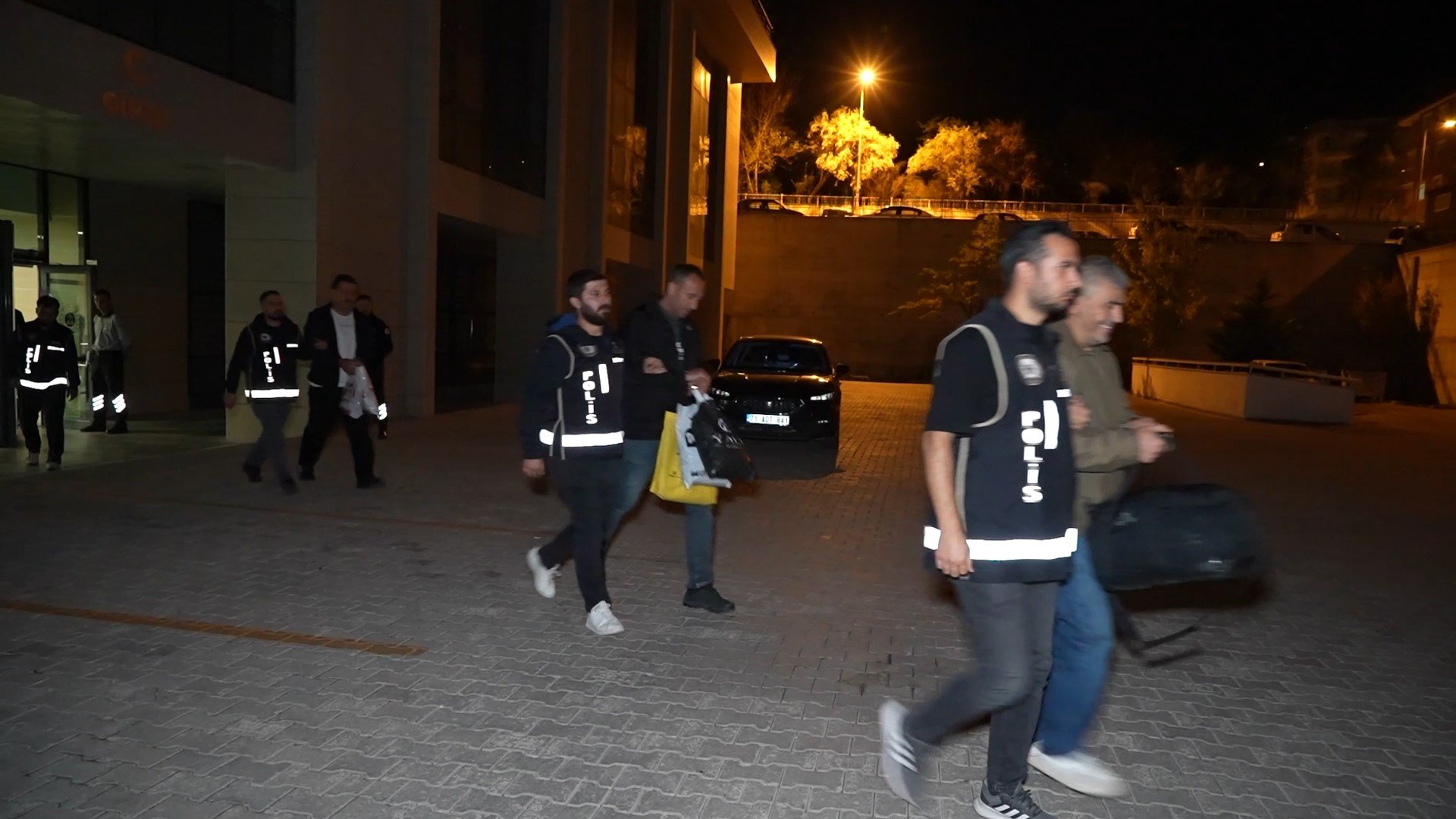 akpli yahsihan belediye baskani ahmet sungur tutuklandi 0 vpl35CkP