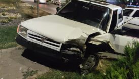 ataturk bulvarinda kaza arac orta refuje cikti 9f23KdPW