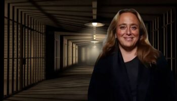 ayse barim cezaevinde isyan etti hic unutmayacagi seyi acikladi RAw8Lapz