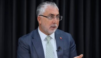 bakan vedat isikhan emeklileri canli yayinda cileden cikardi tepkiler cig gibi buyudu 2YYQXj8b