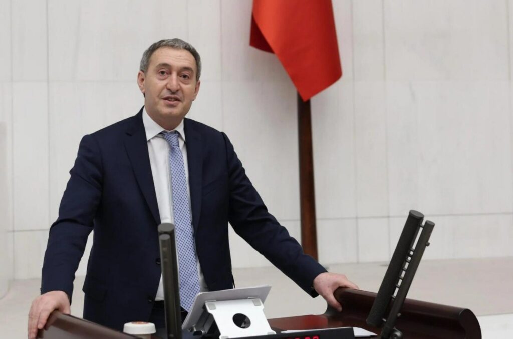 bakirhandan akpyi kizdiracak sozler 3 kisi icin ozgurluk istedi gAicBORD