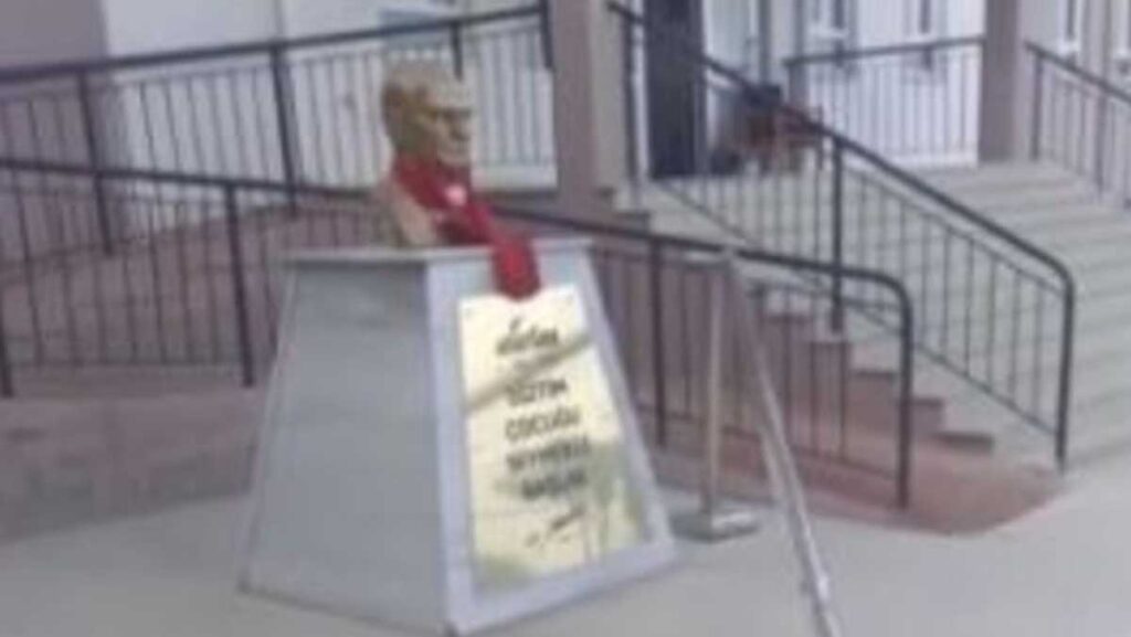 balikesirde cocuklarin bayrak sevgisi GFEzxOhn