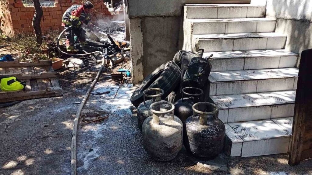 balikesirde ev yangini BzZXJwsj