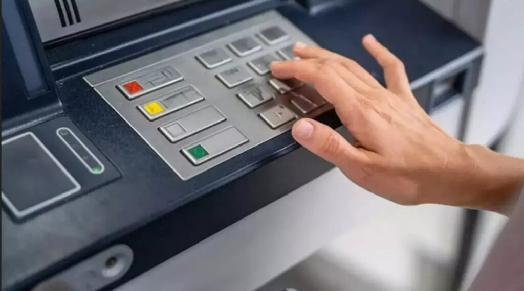 bankacilik devinden soke eden karar atmlerden para cekilemeyecek 46K2pD6h