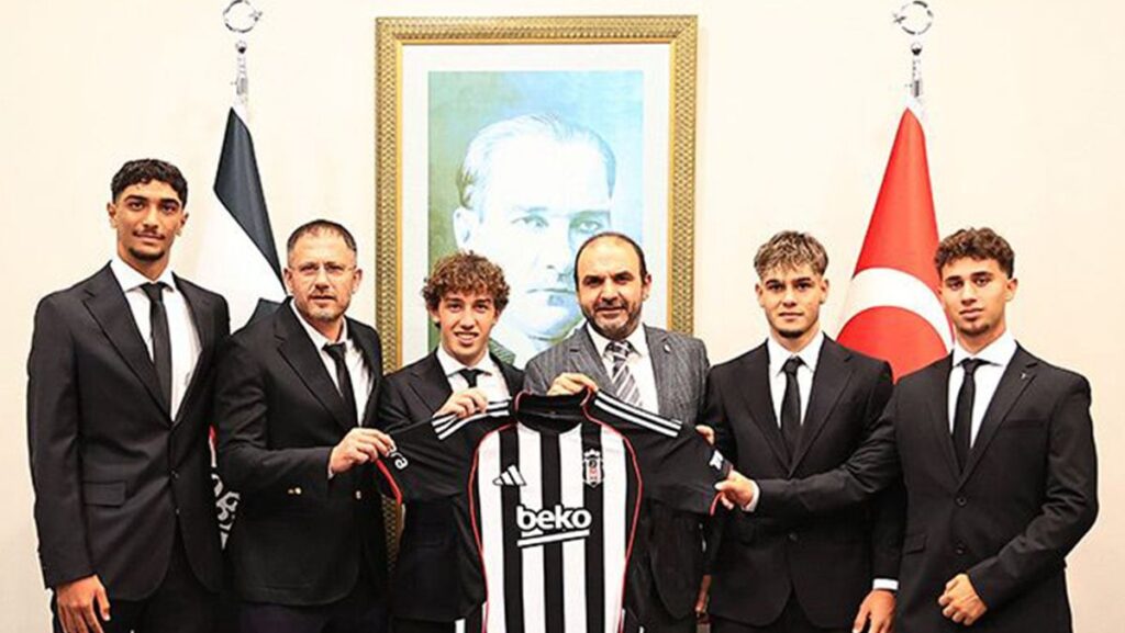 besiktas gelecegin yildizlarini duyurdu 4 imza birden UpnqQEH9