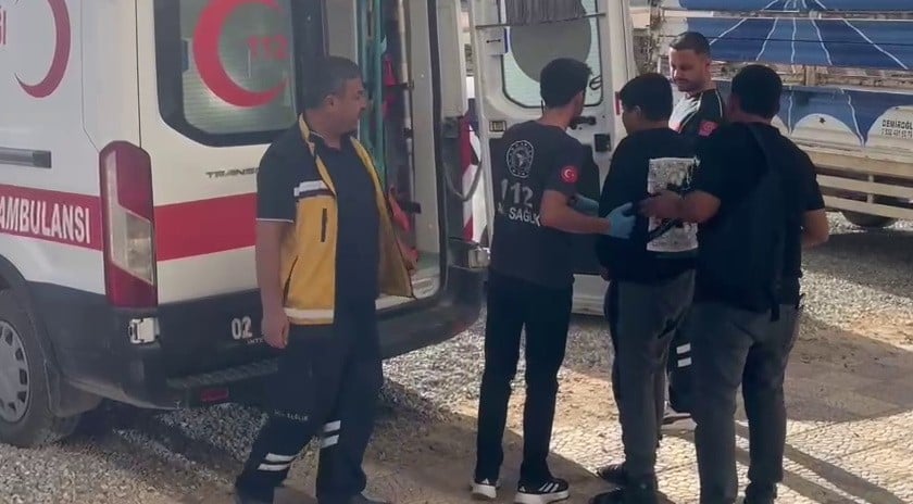 besnide kaza soku beton mikseri minibus ve otomobil carpisti 2 yarali 1 qOwSTDWF