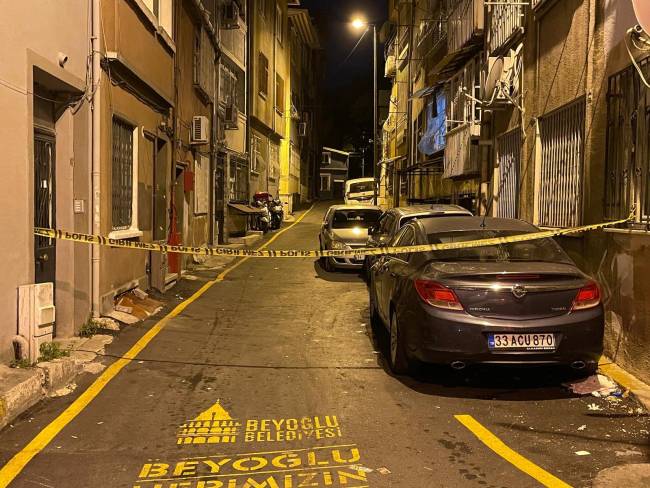 beyoglunda taksici silahli saldirida oldu 0 RlQBgcEL
