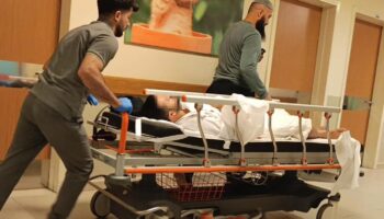 bursada bicakli saldiriya ugrayan genc agir yaralandi q4as39EG