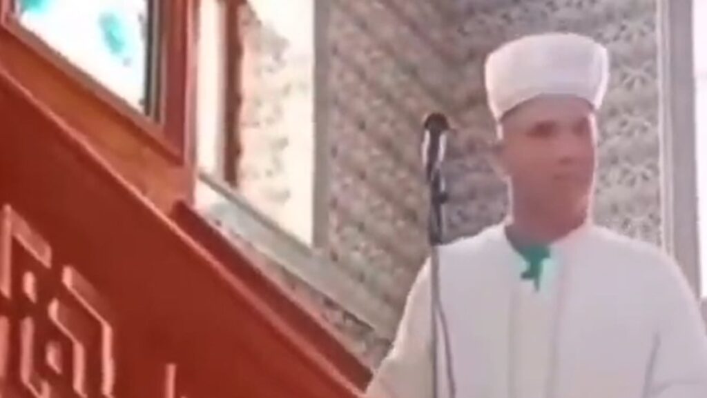 cemaate kustu namazi yarim birakti imamdan beklenmedik hareket vIrh2xKe
