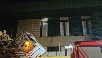 cemal resit rey konser salonunda yangin panigi ATZePERa