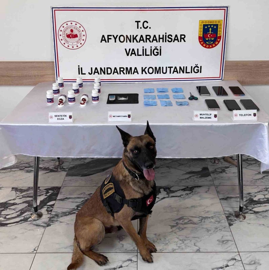 cezaevinden izinli cikti uyusturucu satmaya calisirken yakalandi 0 OcX4WYJf