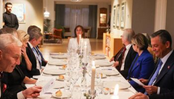 chp lideri ozel buyukelcilerle bir araya geldi Pc33Ew16