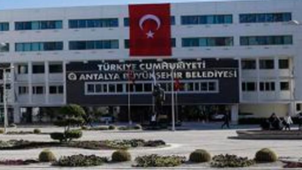 chpli bir belediyeye daha operasyon cok sayida gozalti var KPMBRtlU
