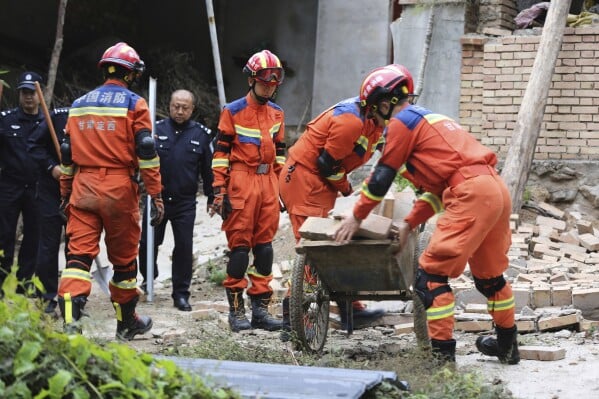 cinde 56 buyuklugunde deprem meydana geldi 7800 kisi tahliye edildi 11 kisi yarali 0 ieQP3gCm