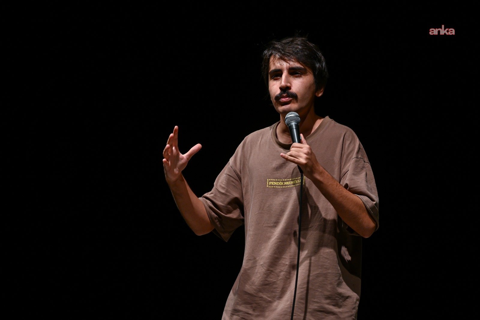 Derya Uluğ’dan İzmir’de unutulmaz gece: Çim konserleri coştu! 2 derya ulugdan izmirde unutulmaz gece cim konserleri costu 1 wJKfcGQB