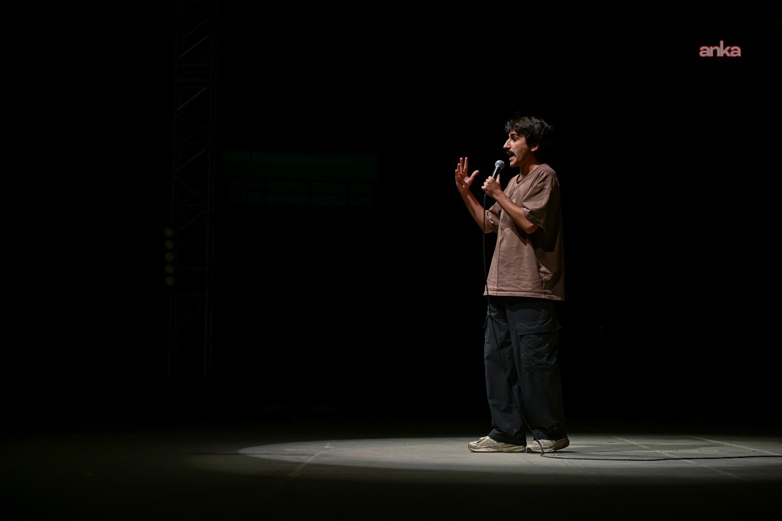 Derya Uluğ’dan İzmir’de unutulmaz gece: Çim konserleri coştu! 11 derya ulugdan izmirde unutulmaz gece cim konserleri costu 10 TdFUbkVU