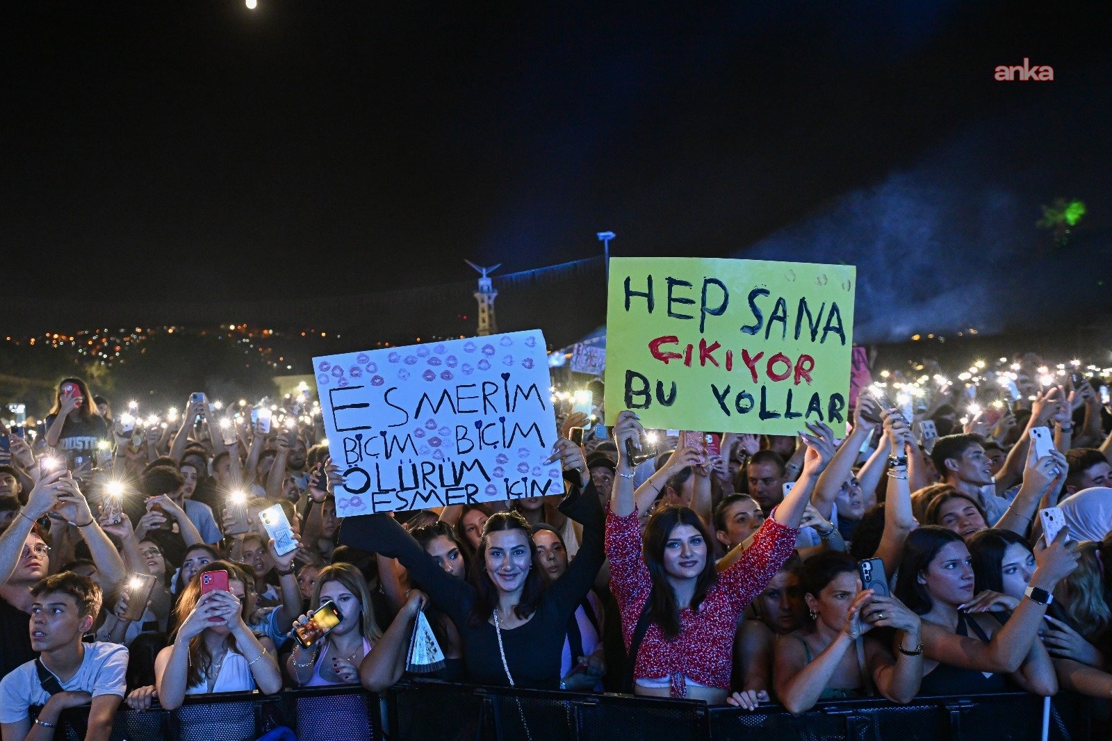 Derya Uluğ’dan İzmir’de unutulmaz gece: Çim konserleri coştu! 17 derya ulugdan izmirde unutulmaz gece cim konserleri costu 16 NL6EaDCH