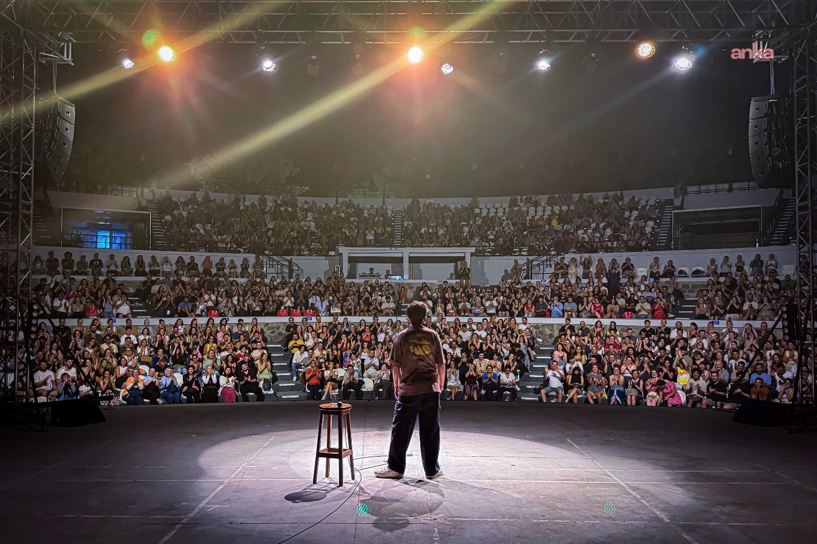 Derya Uluğ’dan İzmir’de unutulmaz gece: Çim konserleri coştu! 4 derya ulugdan izmirde unutulmaz gece cim konserleri costu 3 MZnwf7AQ
