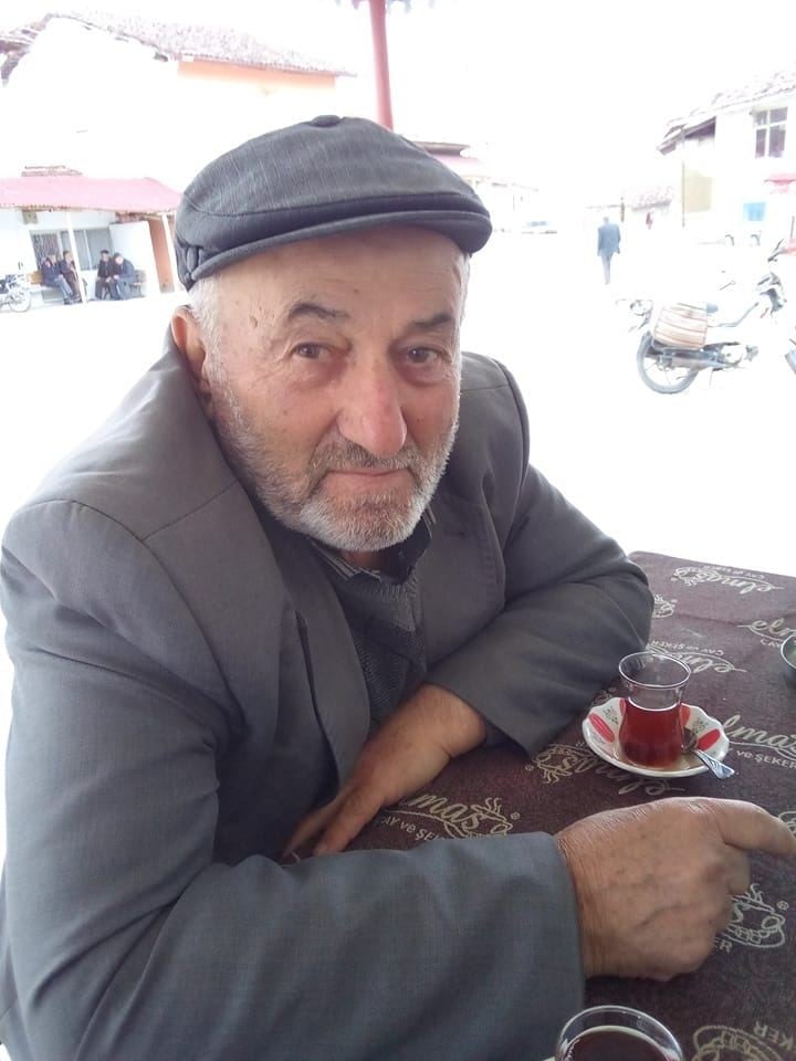 devrilen traktorun altinda kalan surucu hayatini kaybetti 0