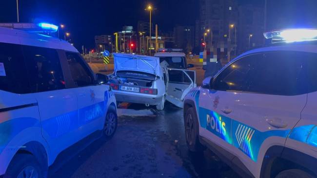 dur ihtarina uymadi ekip otosuna carpti 0 XBazd6Tb