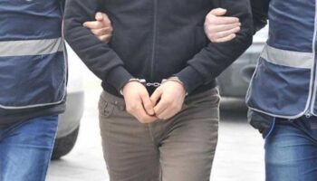 durdurulan otomobilden 3 feto suphelisi cikti iElczwCy