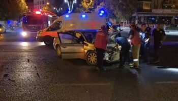 edremitte trafik kazasi 1 yarali ySCchdQc