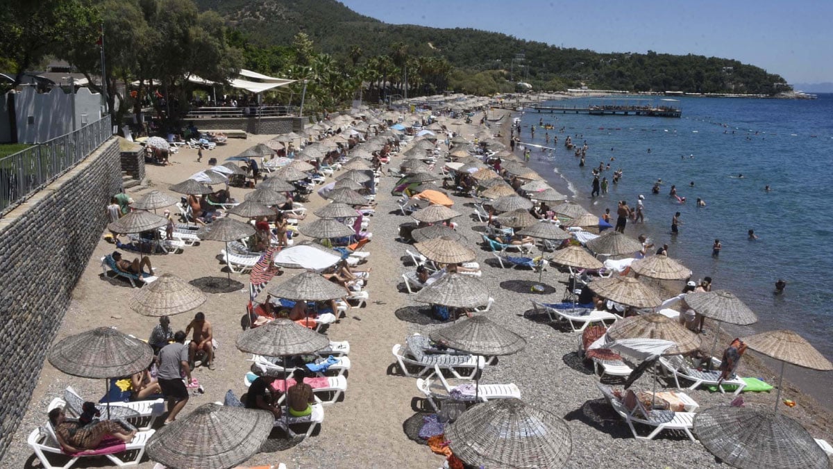 ege denizinde deniz suyu sicakligi artti yuzme sezonu 11 gun uzadi 0 MTrRkwcG