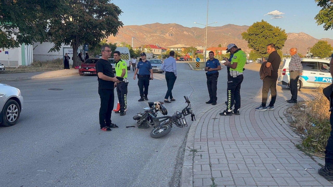 erzincanda elektrikli bisikletteki cocuk agir yaralandi 2 wU33ggV8