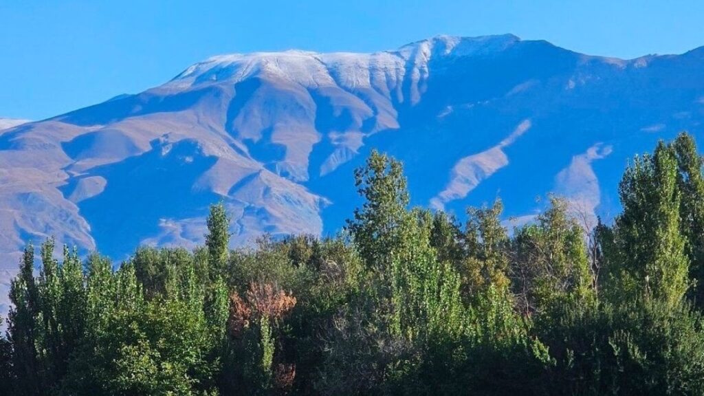 erzincanda kesis daginin zirvesine kar yagdi zs9QbyDy