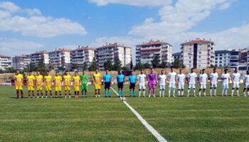 ev sahibi ekip sahada 6 kisi kaldi mac tatil edildi vKljaphv